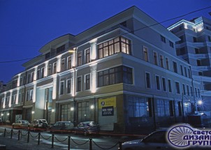 Архитекутрное освещение фасада здания ЖК Петровъ домъ